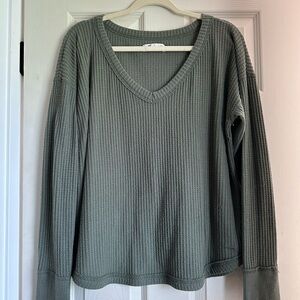 Green Hollister ribbed long sleeve sweater with a V neck